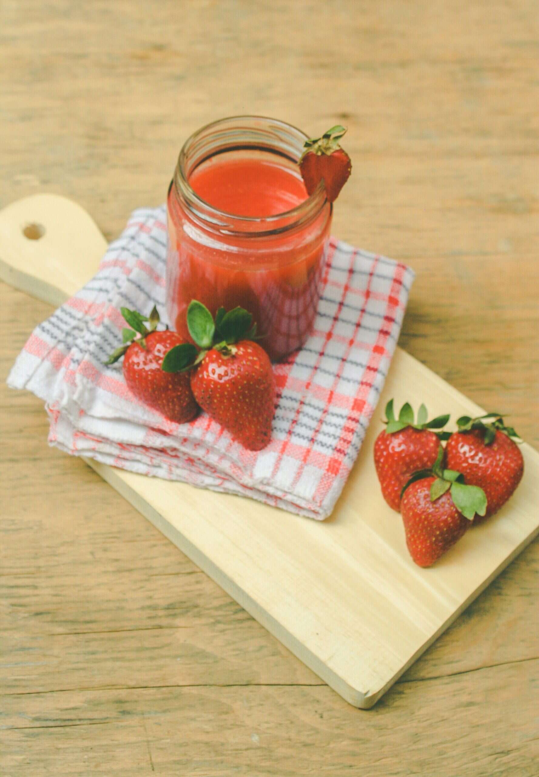 strawberry purée